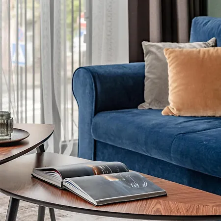 Old Town Renaissance 2 *