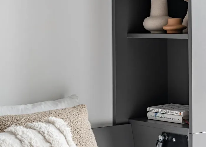 Old Town Renaissance 2 *